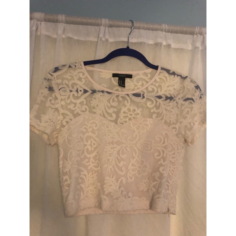 cream crop ~ lace detailing
